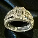 Exquisite ring featuring an 18-carat white gold band