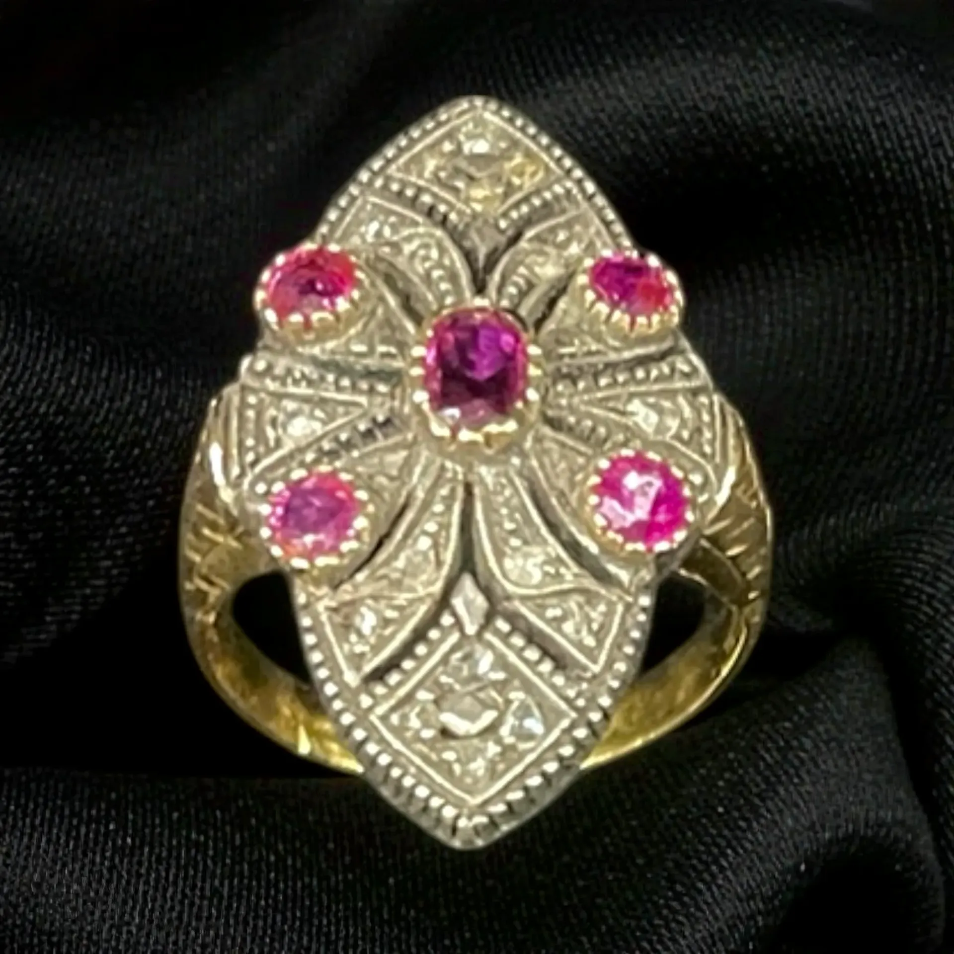 A 20-carat yellow and white Gold, Ruby and Diamond ring