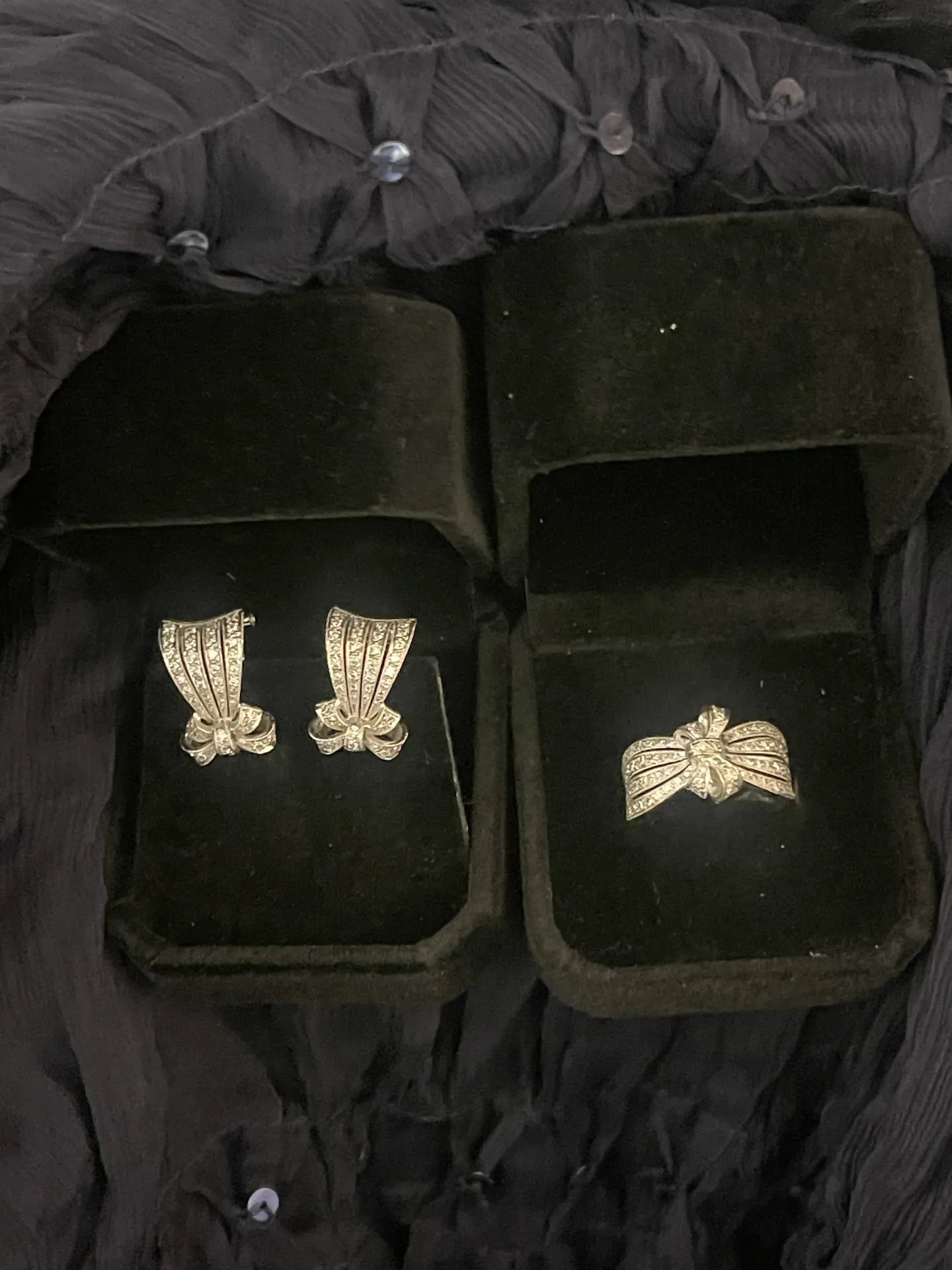 Set: (Items can be sold Separately)