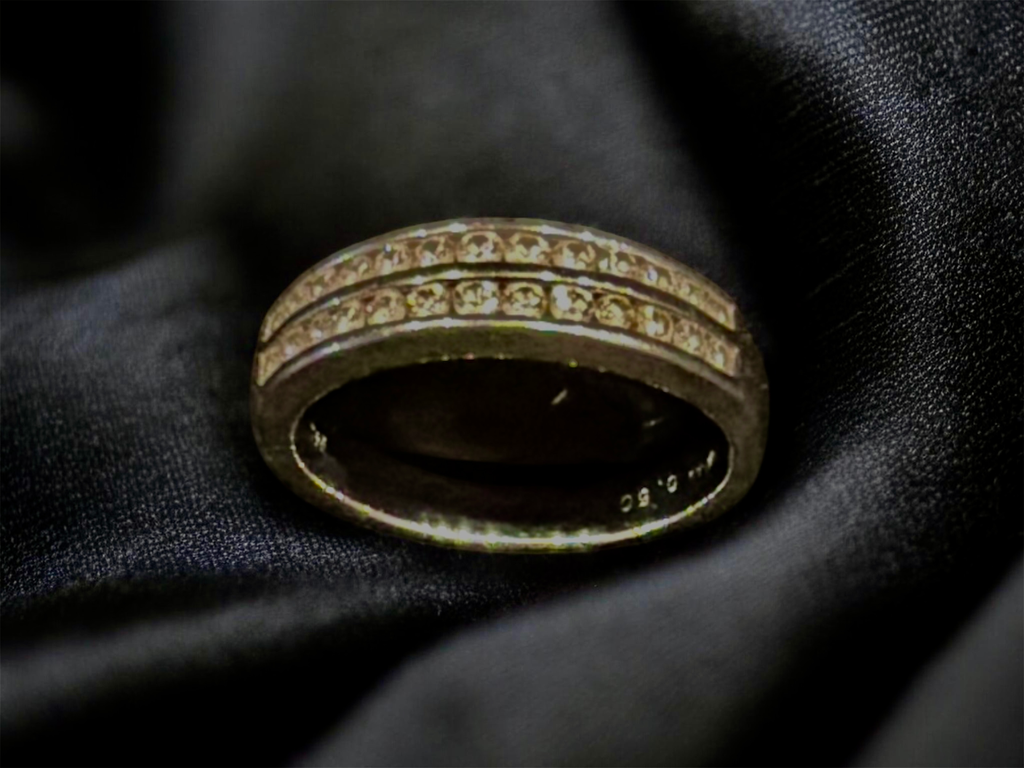 18k White Gold Ring