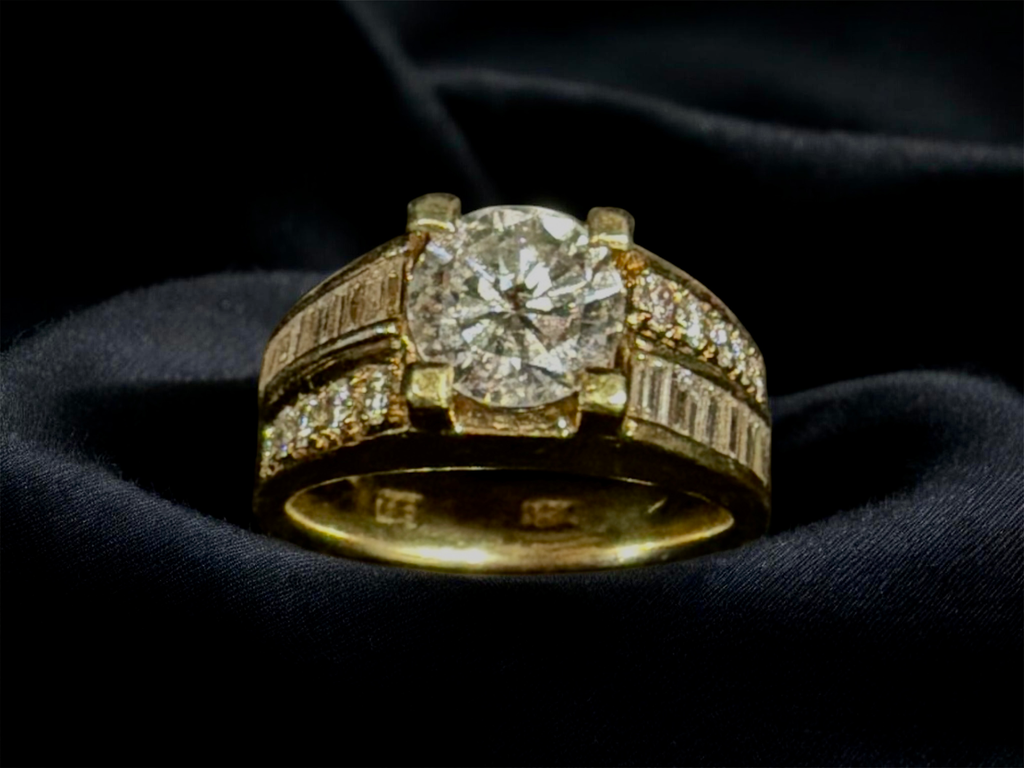 18k Yellow Gold ring